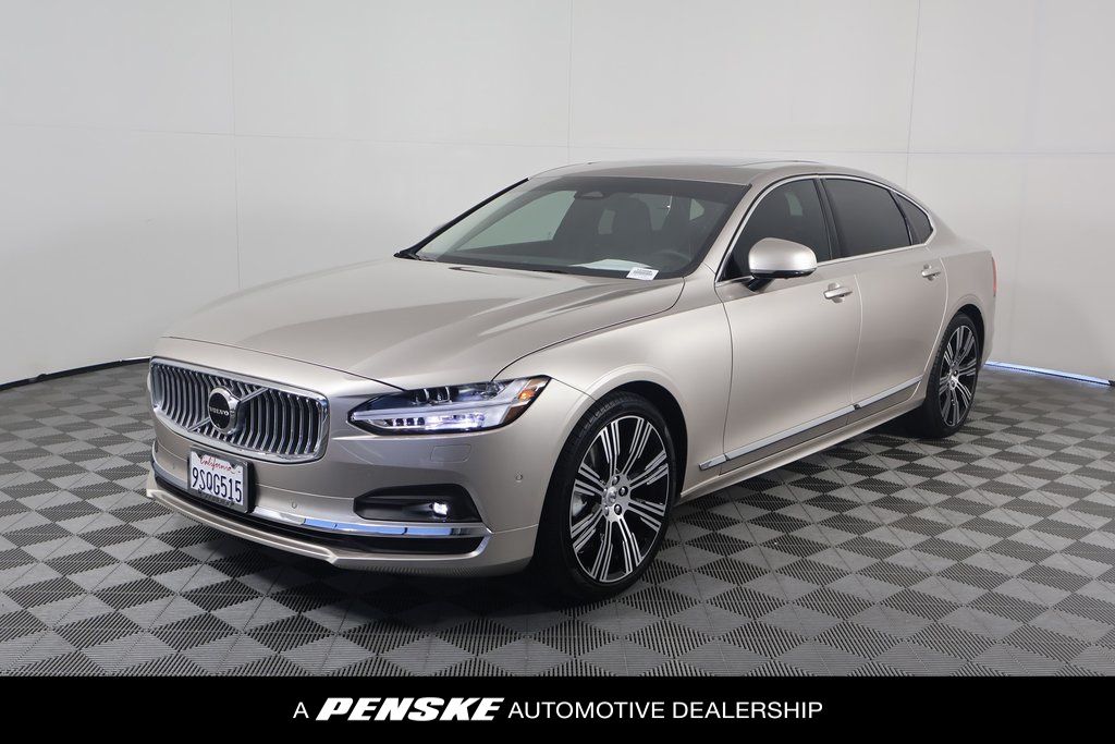2025 Volvo S90  Hero Image