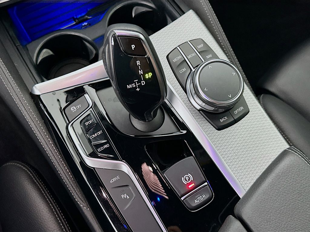 2018 BMW 5 Series 530e iPerformance 17