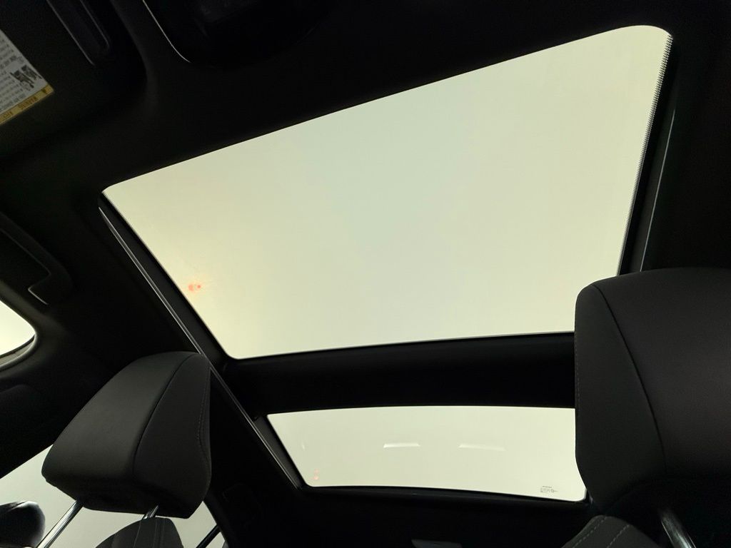 Thumbnail: 2021 Toyota Venza - 18