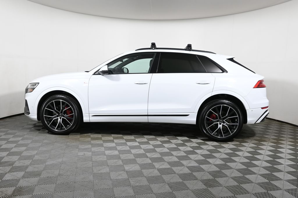 Thumbnail: 2022 Audi Q8 - 2