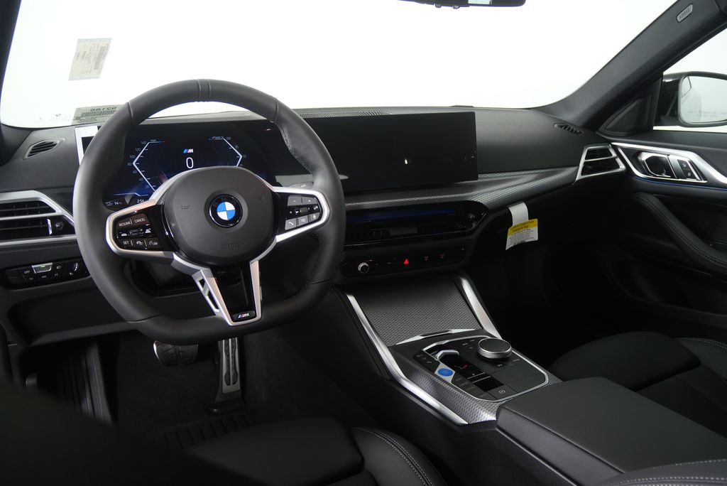 Thumbnail: 2026 BMW i4 - 17