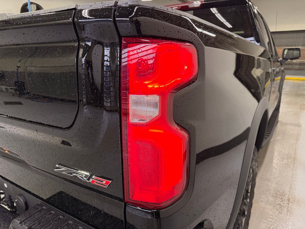 Thumbnail: 2025 Chevrolet Silverado 1500 - 5