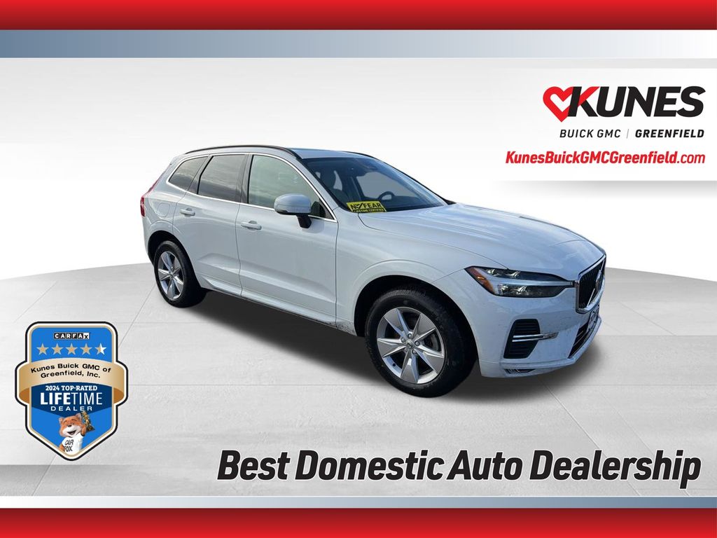 2022 Volvo XC60 B5 Momentum AWD