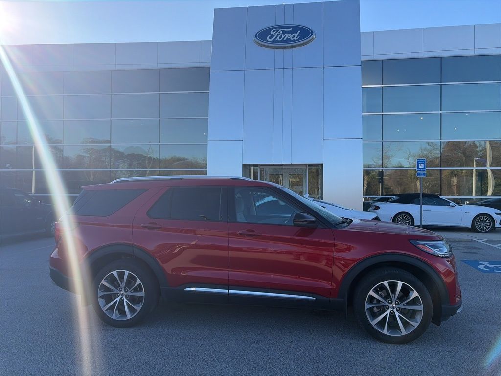 2025 Ford Explorer Platinum