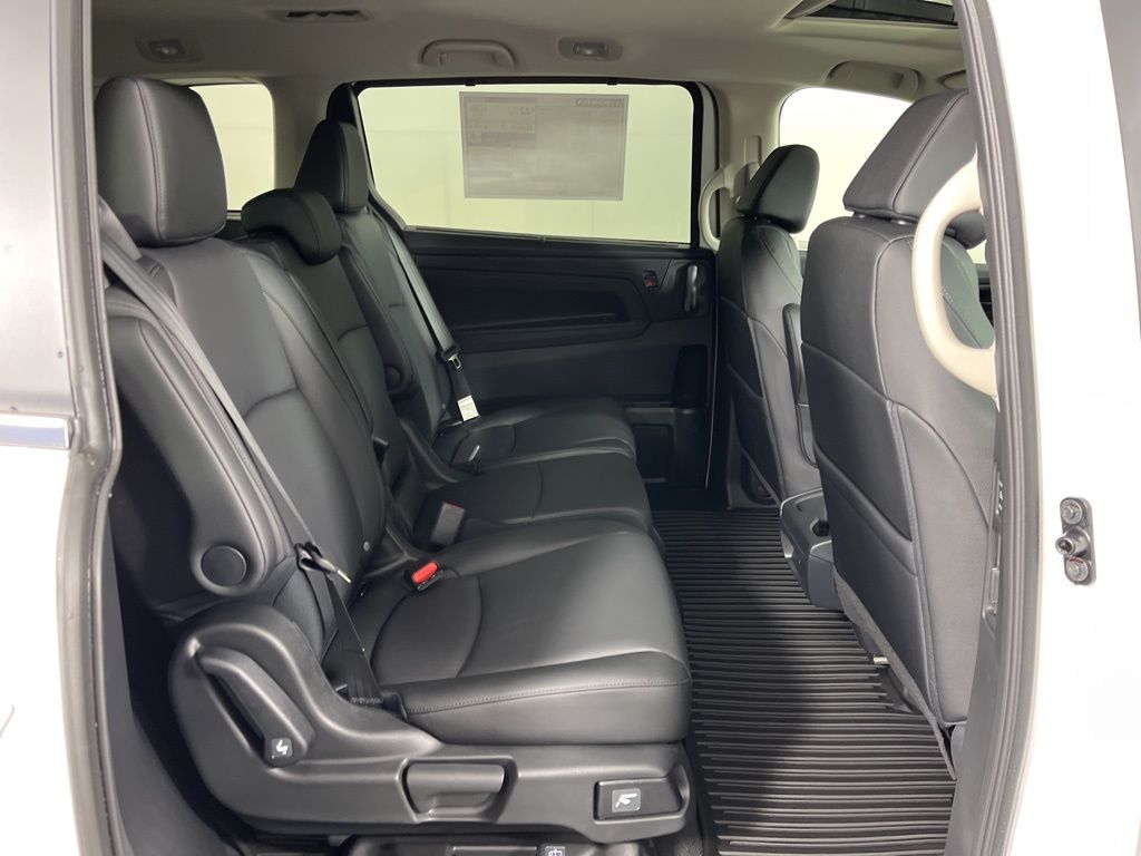 Thumbnail: 2026 Honda Odyssey - 13