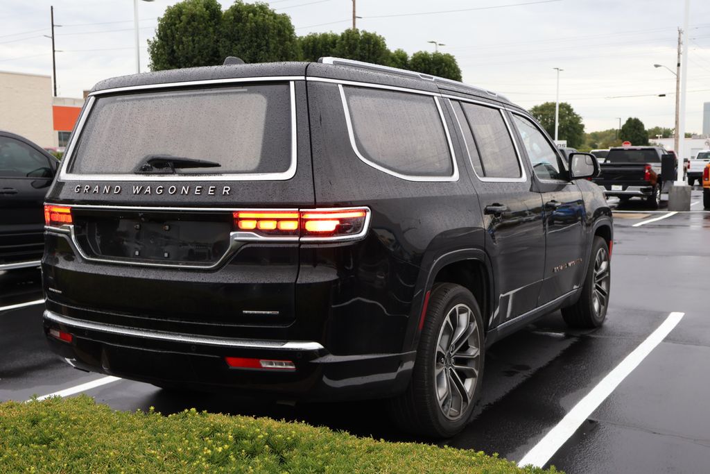Thumbnail: 2022 Jeep Grand Wagoneer - 11