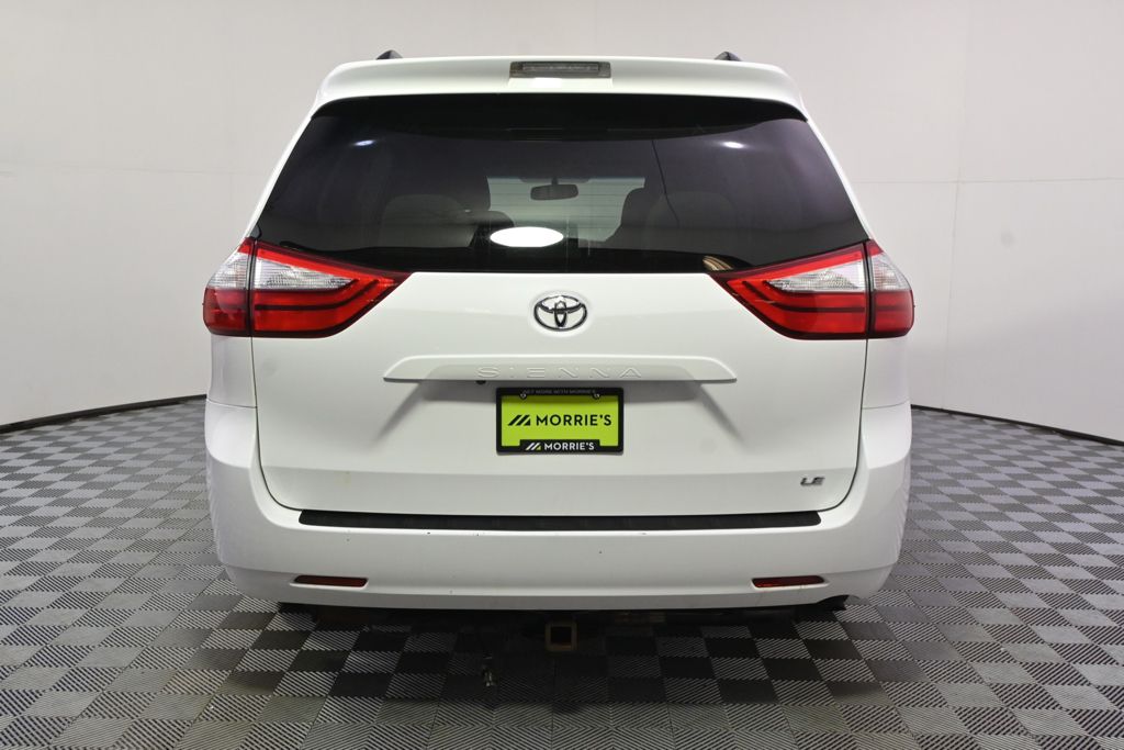 Used 2016  Toyota LE image 5