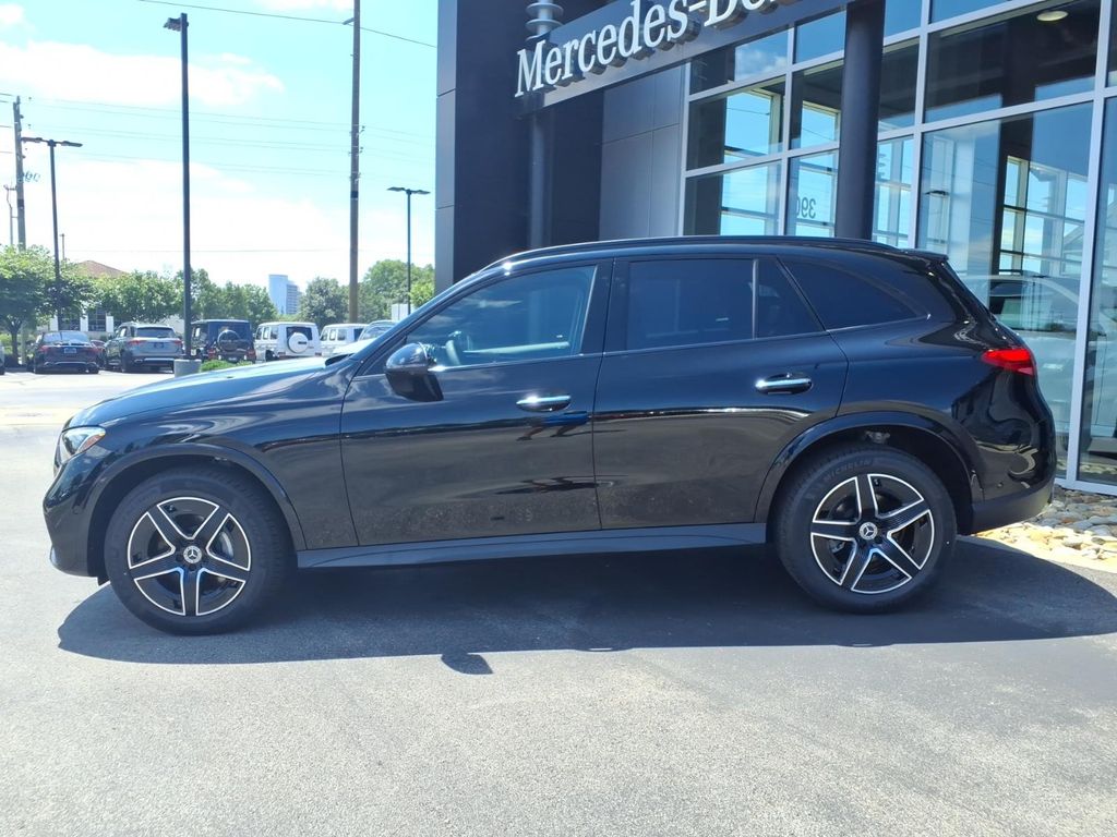 New 2026 Black Mercedes-Benz GLC 300 image 3