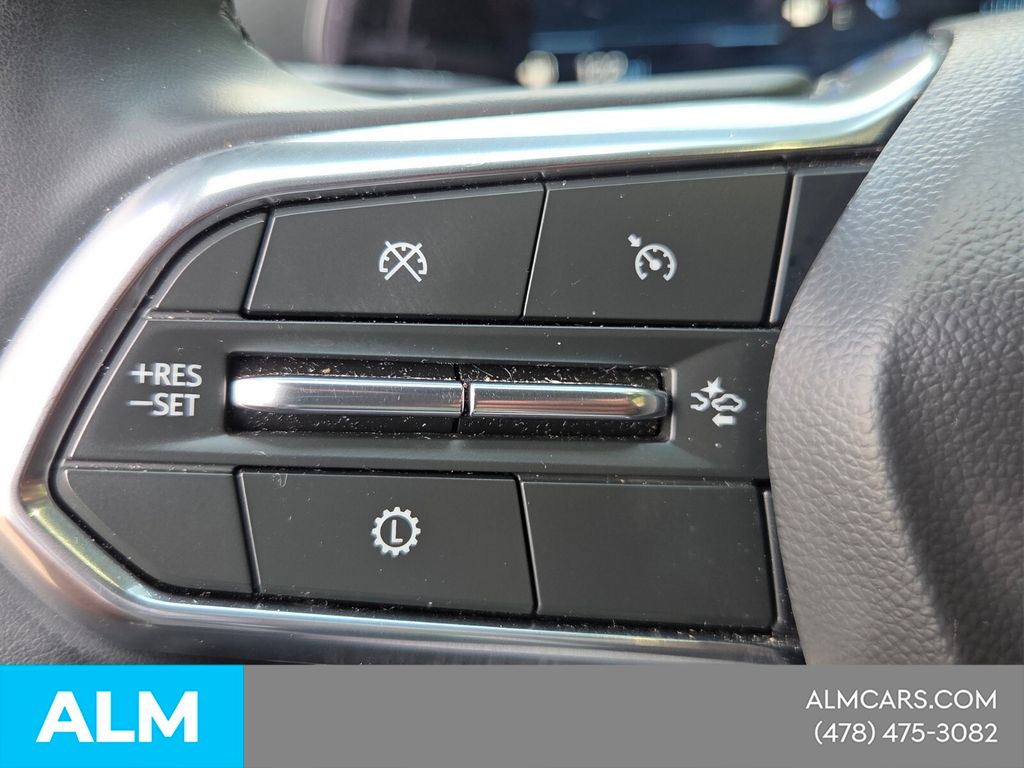Used 2025 White Chevrolet LT image 23