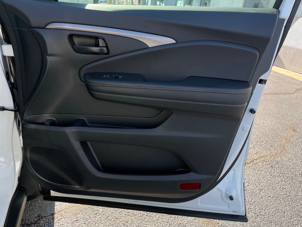 Thumbnail: 2022 Honda Passport - 29