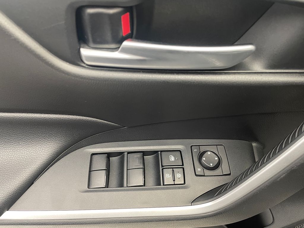 Thumbnail: 2020 Toyota RAV4 - 10