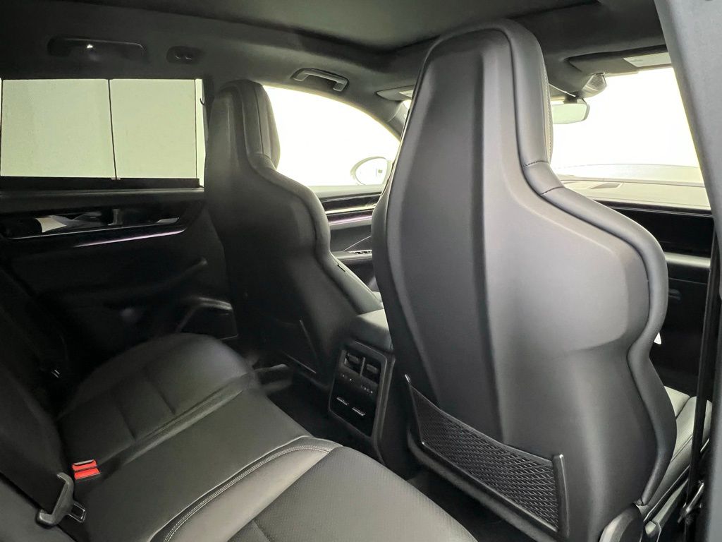 Thumbnail: 2026 Porsche Macan - 16