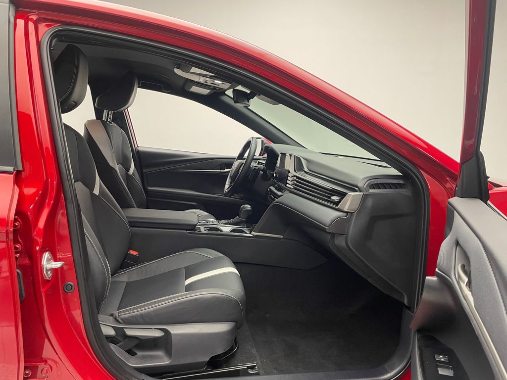 Thumbnail: 2025 Toyota Camry - 15