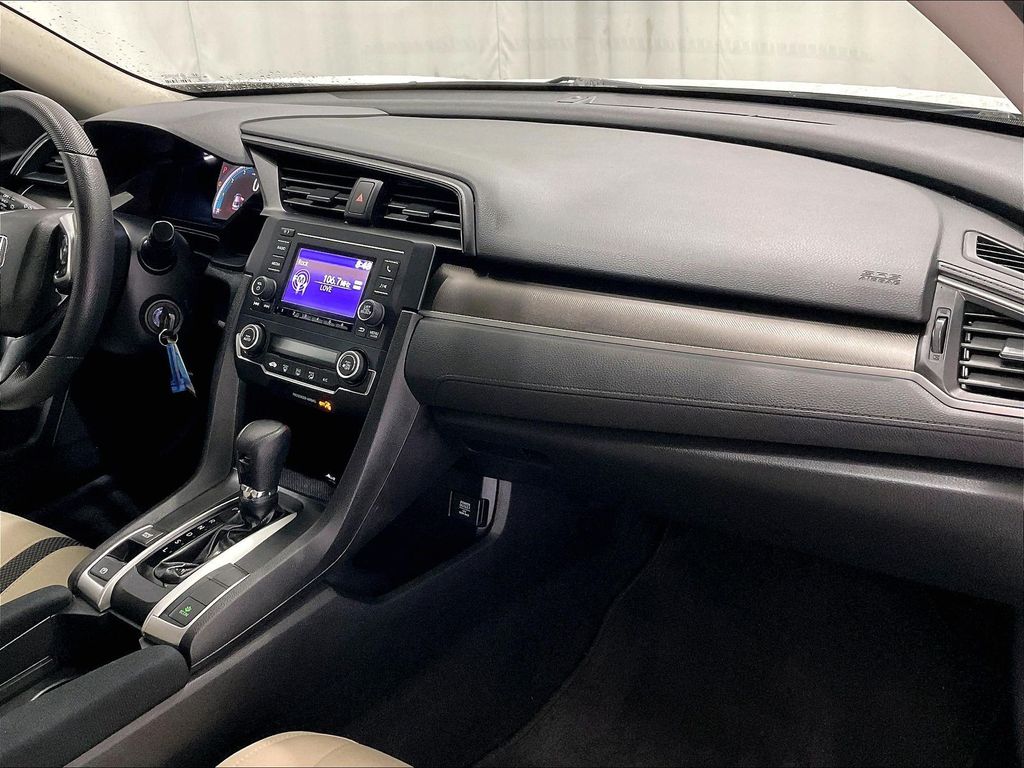 2019 Honda Civic — photo 14