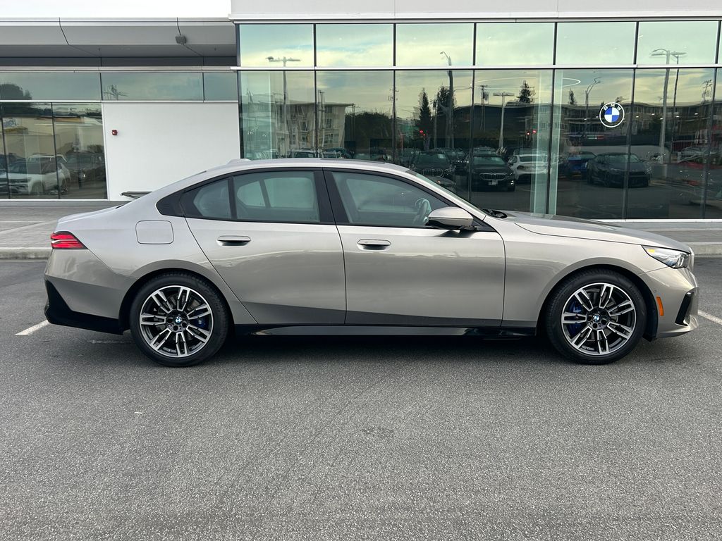 Thumbnail: 2024 BMW 5 Series - 6