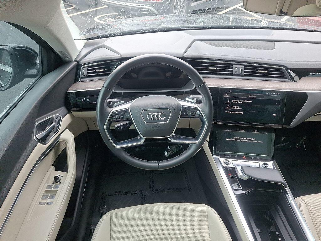 Thumbnail: 2024 Audi Q8 e-tron - 11