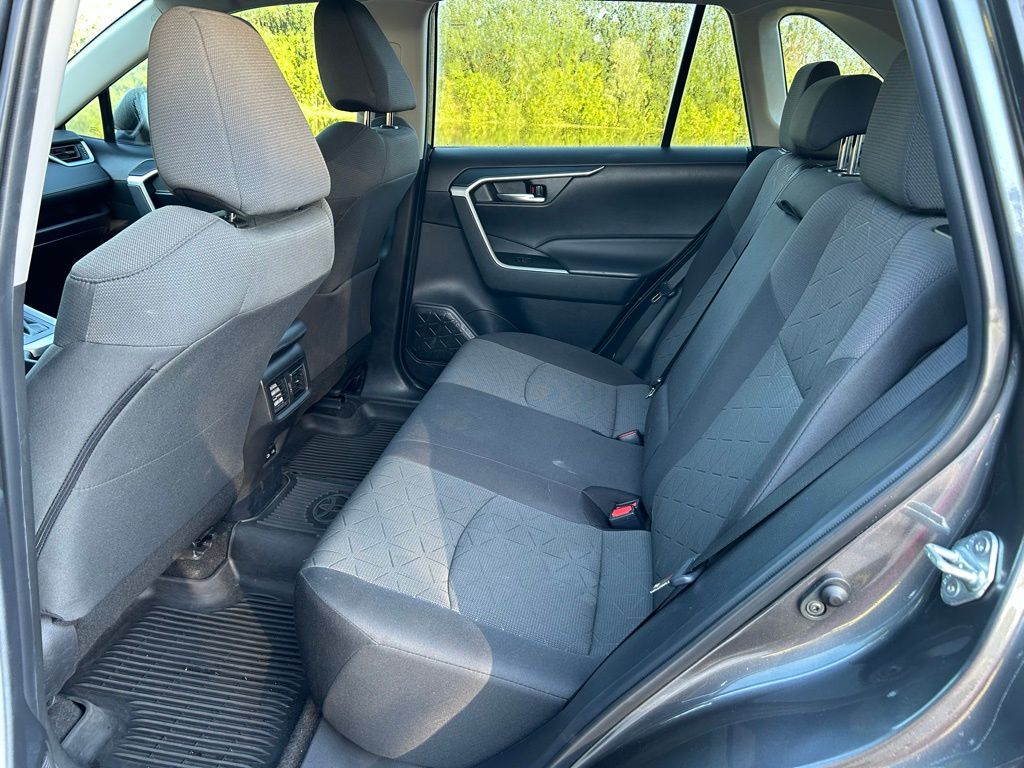 2023 Toyota RAV4 XLE 12