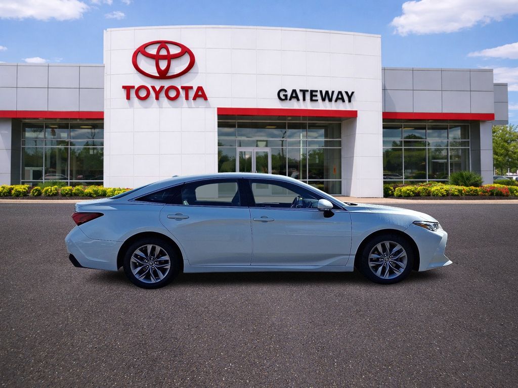 Thumbnail: 2019 Toyota Avalon - 4