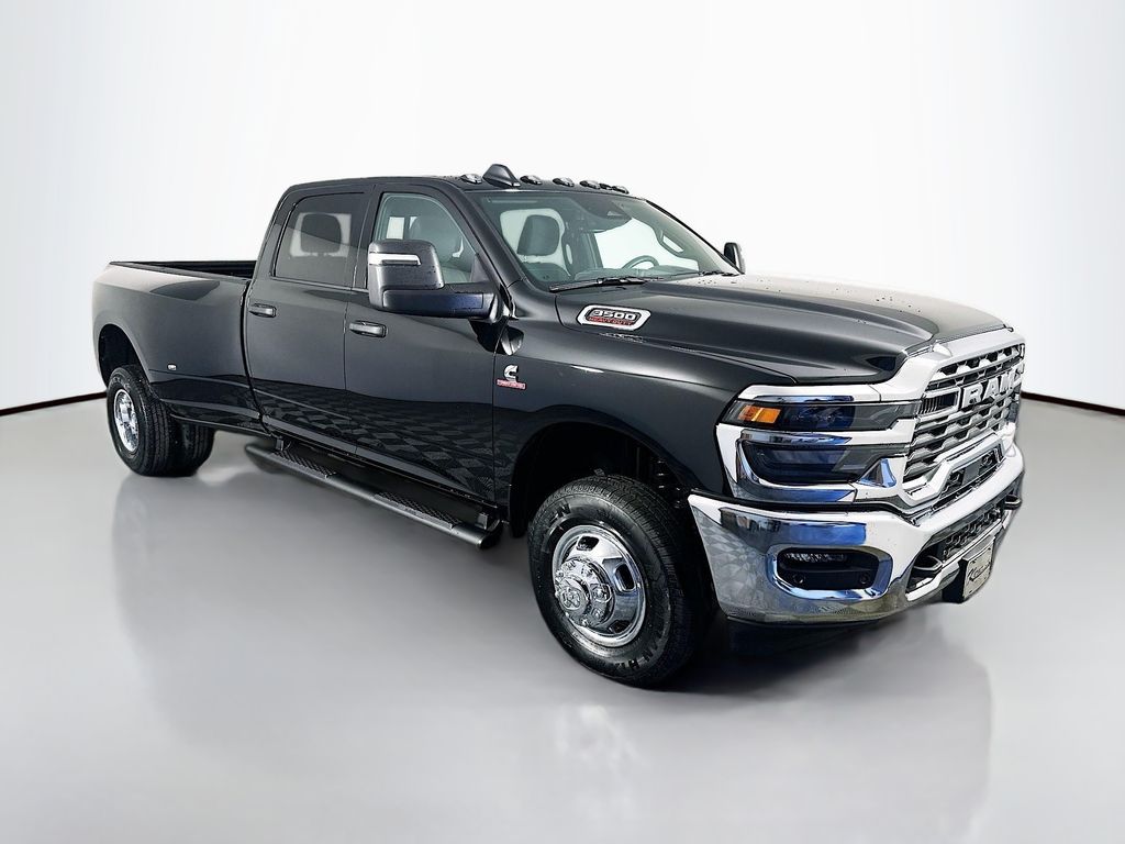 2026 RAM 3500 Tradesman Crew Cab LB DRW 4WD