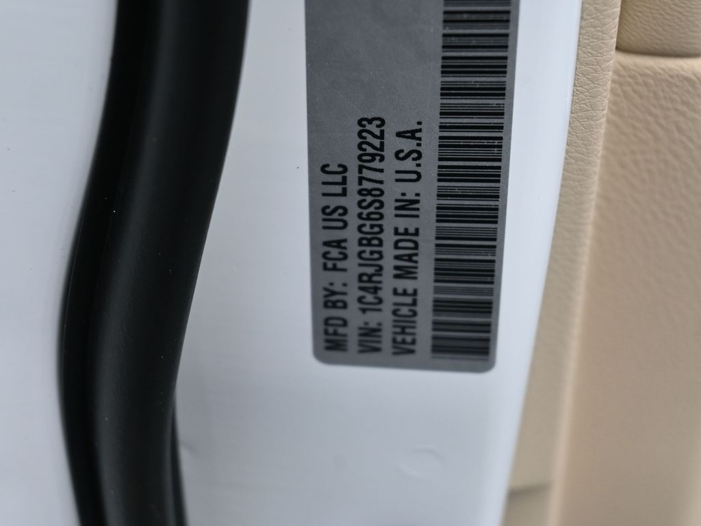 New 2025 Bright White Clearcoat Jeep Limited image 18