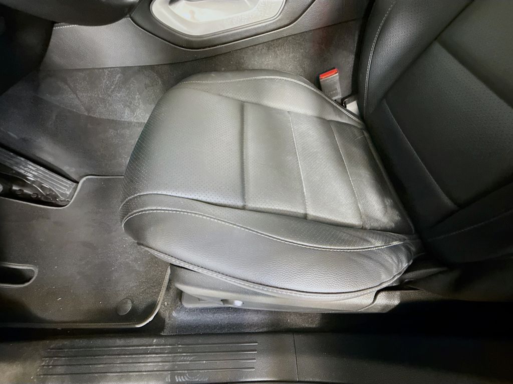 Thumbnail: 2022 Mercedes-Benz GLE - 19