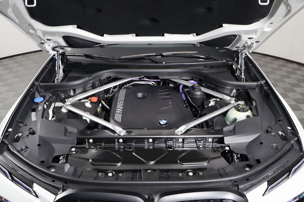 Thumbnail: 2026 BMW X7 - 10