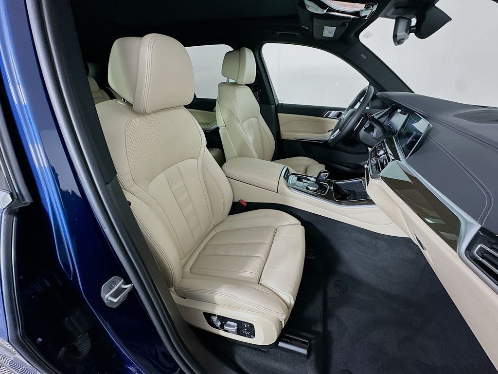 Thumbnail: 2022 BMW X5 - 29