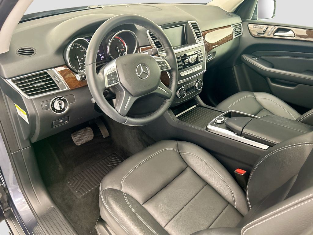 Thumbnail: 2012 Mercedes-Benz M-Class - 9