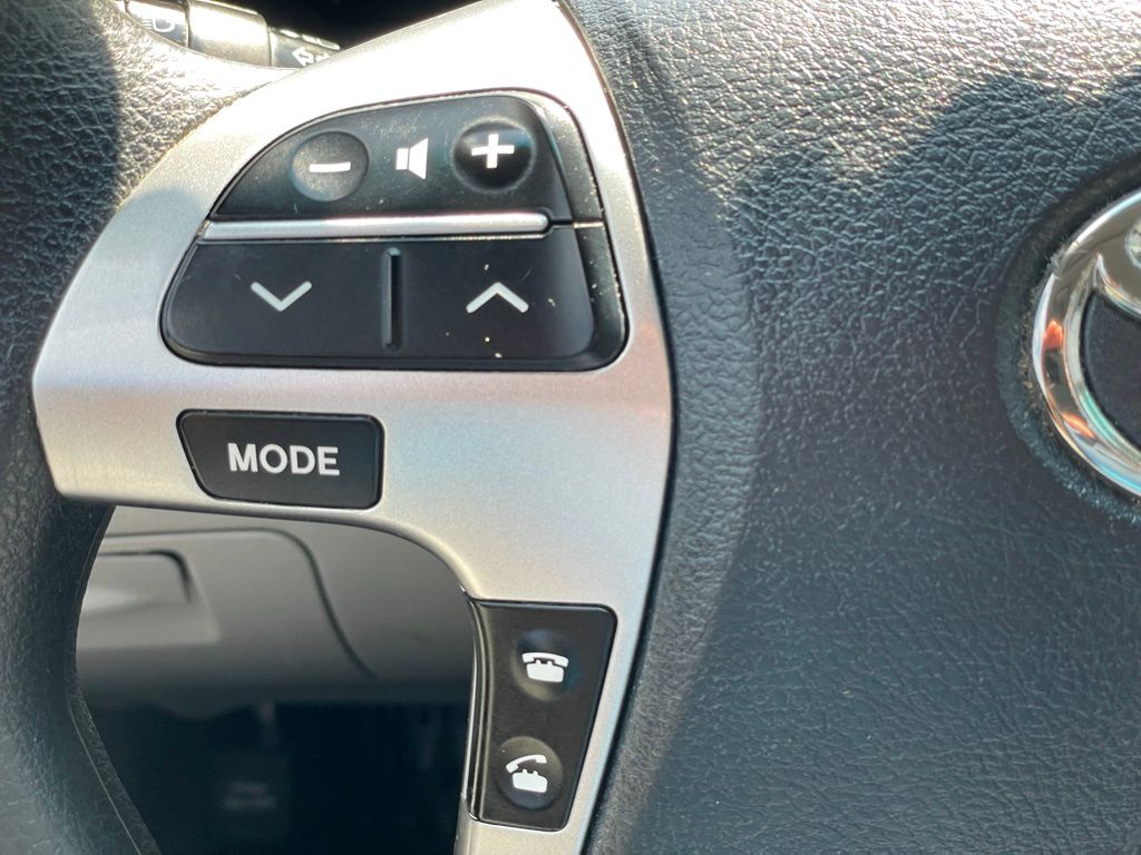 Thumbnail: 2012 Toyota Highlander - 15