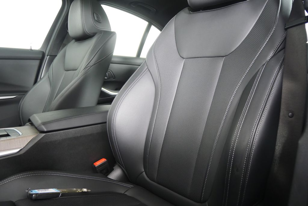 Thumbnail: 2025 BMW 3 Series - 10