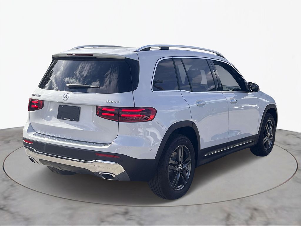 2024 Mercedes-Benz GLB 250 2