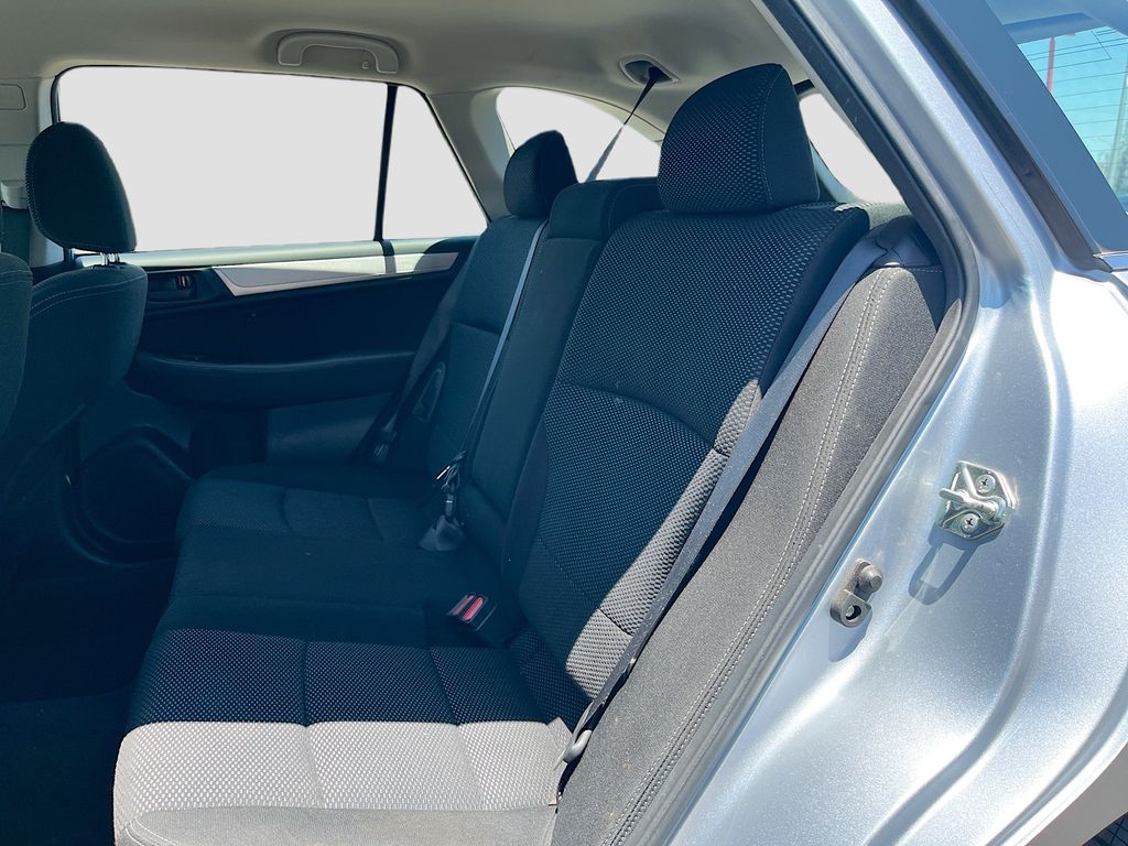 Used 2019 Silver Subaru 2.5i image 22