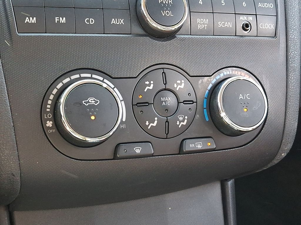 Thumbnail: 2010 Nissan Altima - 13
