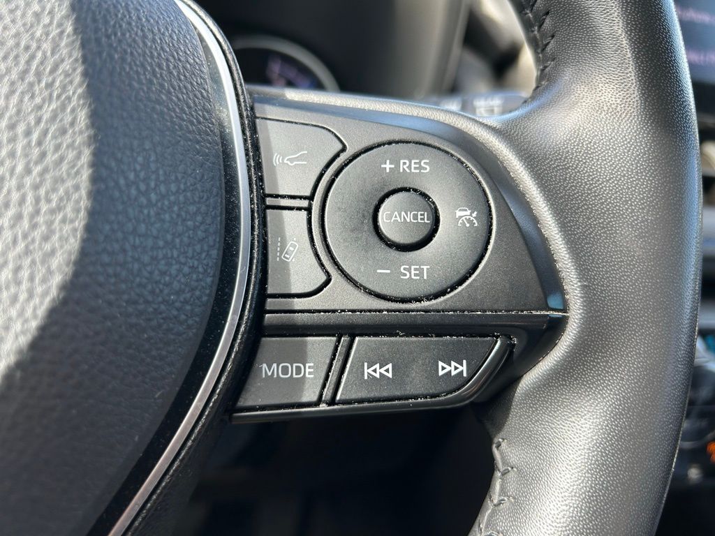 Thumbnail: 2022 Toyota RAV4 - 19