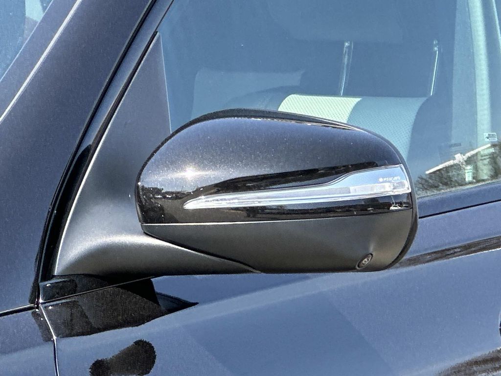 Thumbnail: 2026 Mercedes-Benz GLE - 2