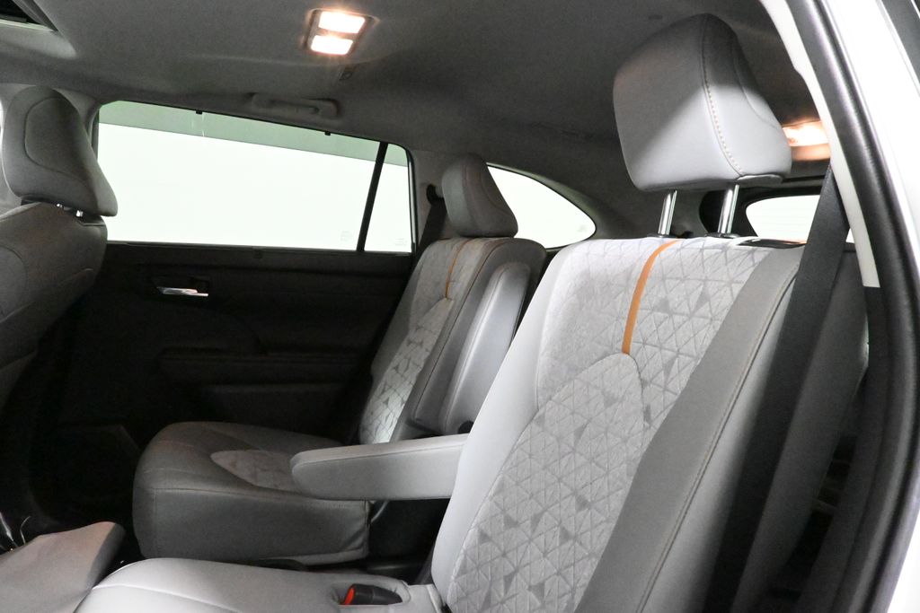 2023 Toyota Highlander Bronze Edition 4
