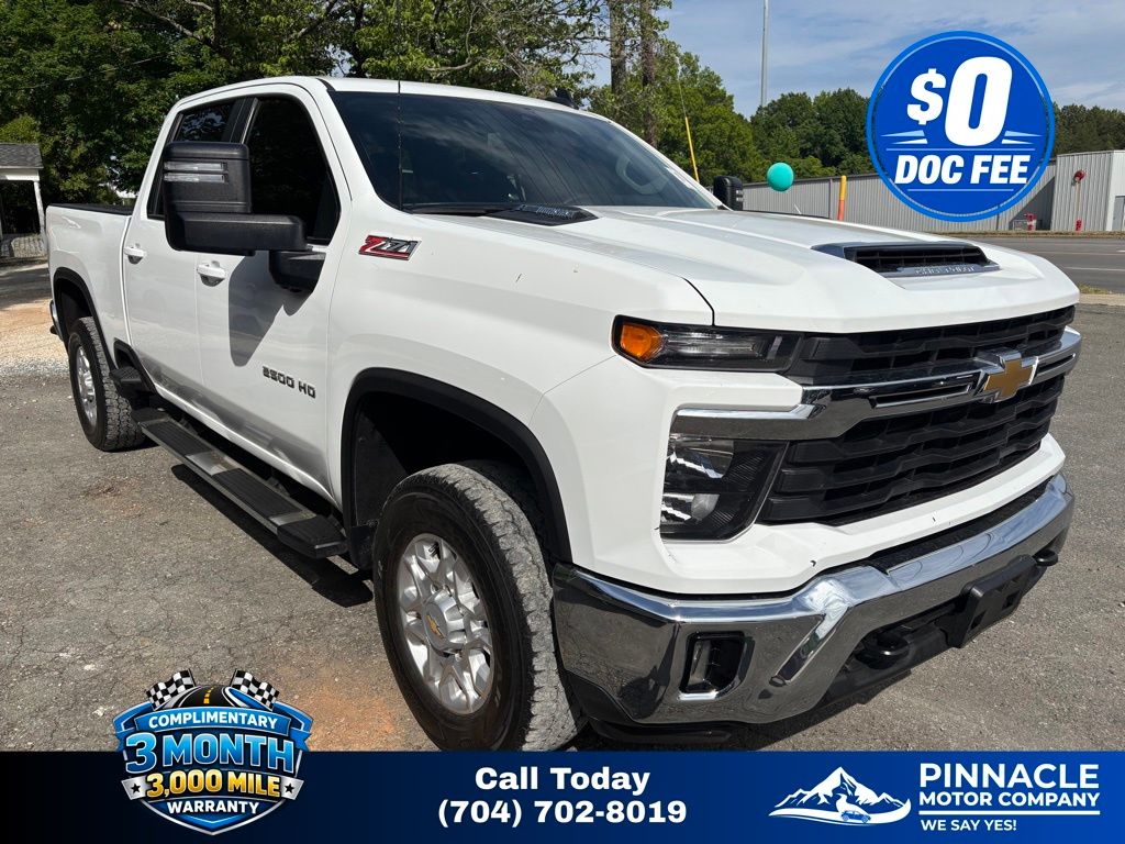 Summit White 2024 Chevrolet Silverado 2500HD LT Crew Cab 4WD Pickup Truck Four-Wheel Drive Automatic