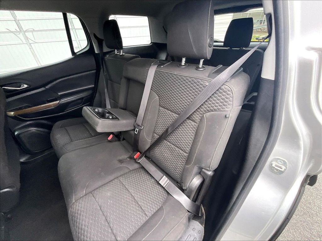 2019 GMC Acadia — photo 15