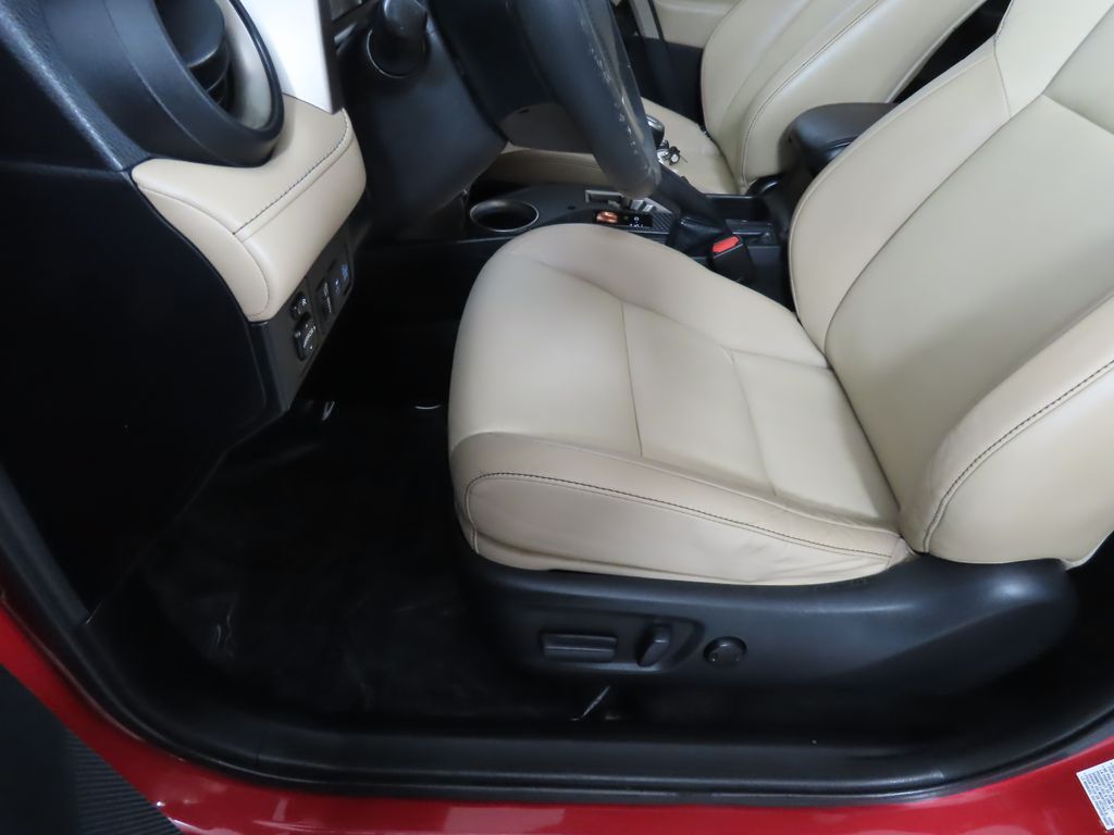 Thumbnail: 2014 Toyota RAV4 - 30