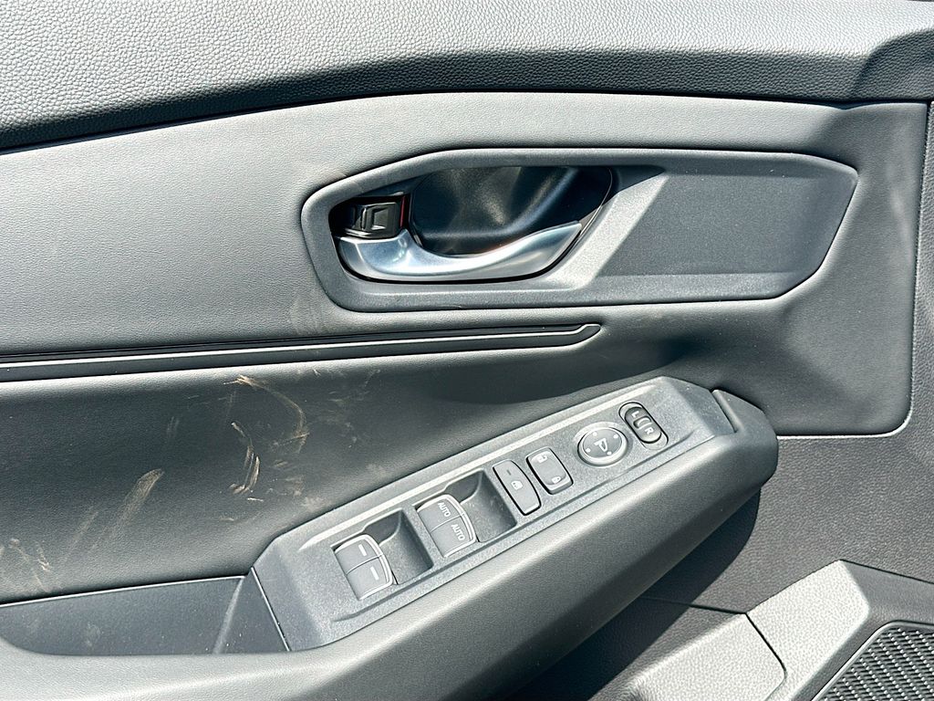 2025 Honda Accord SE 19