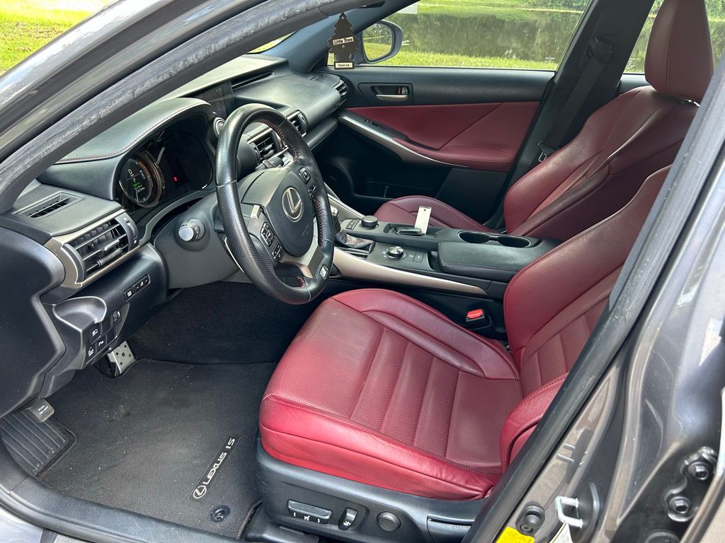 Thumbnail: 2018 Lexus IS - 14
