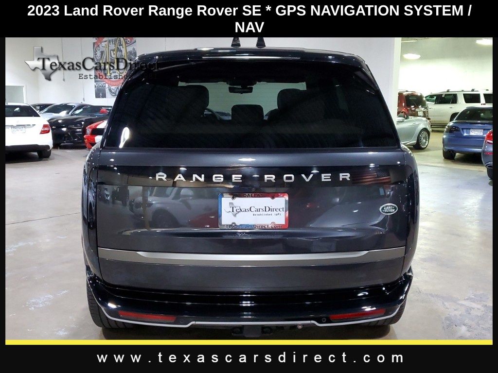 2023 Land Rover Range Rover SE 12