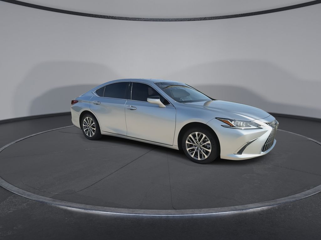 Thumbnail: 2022 Lexus ES - 2