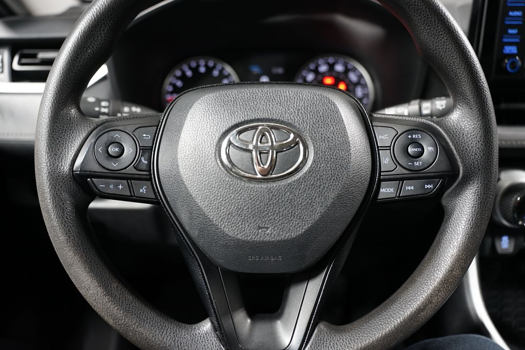 2021 Toyota RAV4 XLE 12