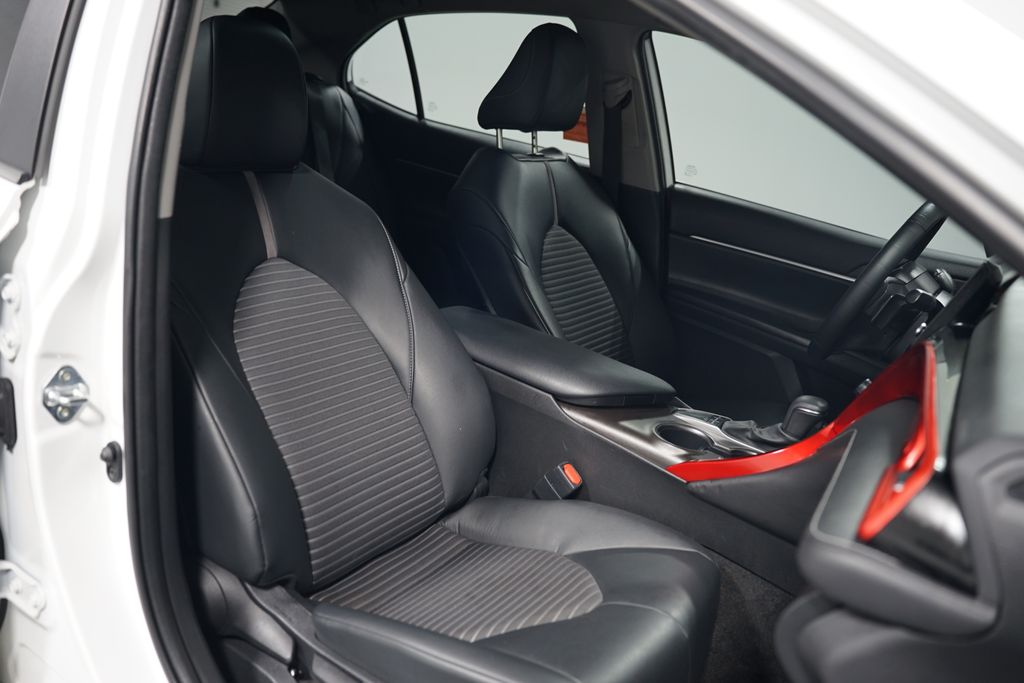 2022 Toyota Camry SE 26