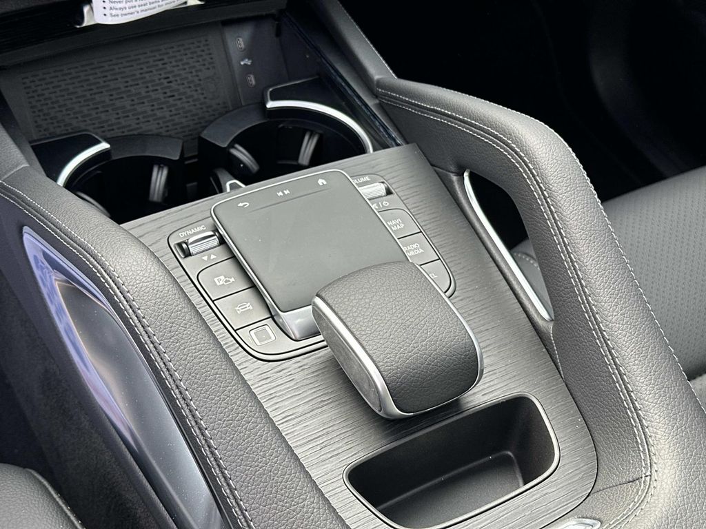 Thumbnail: 2026 Mercedes-Benz GLE - 11