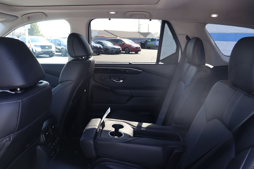 2025 Honda Pilot Touring 12