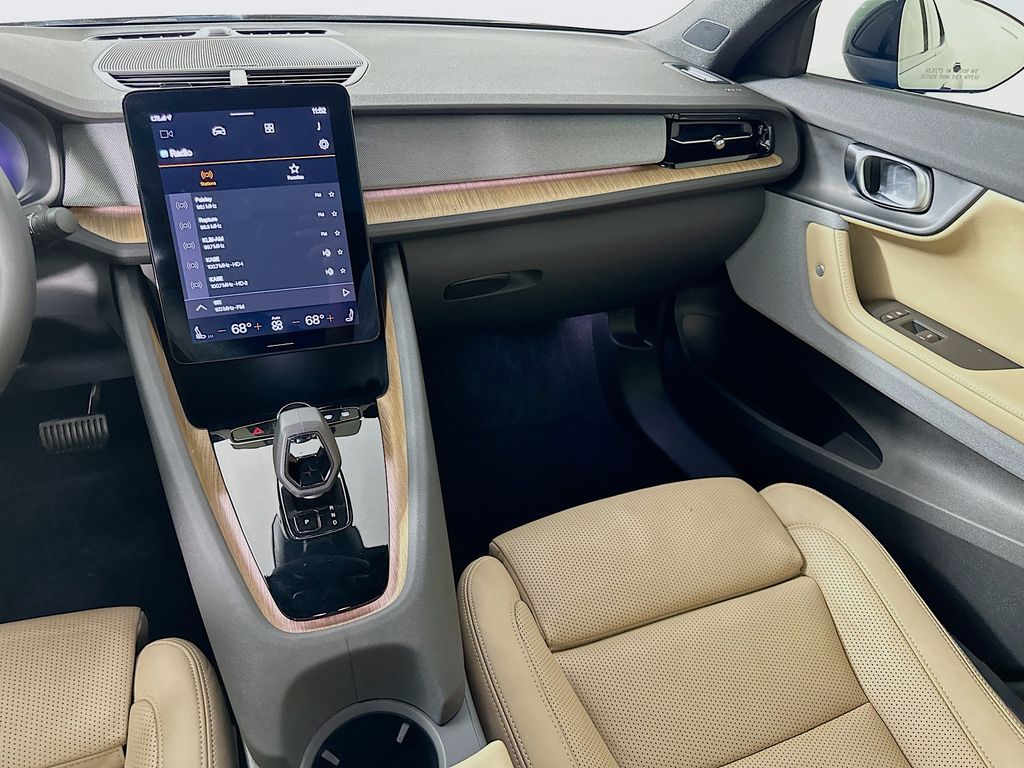 Thumbnail: 2022 Polestar 2 - 23