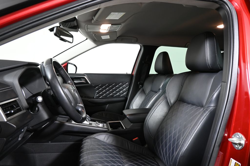 Thumbnail: 2022 Mitsubishi Outlander - 15