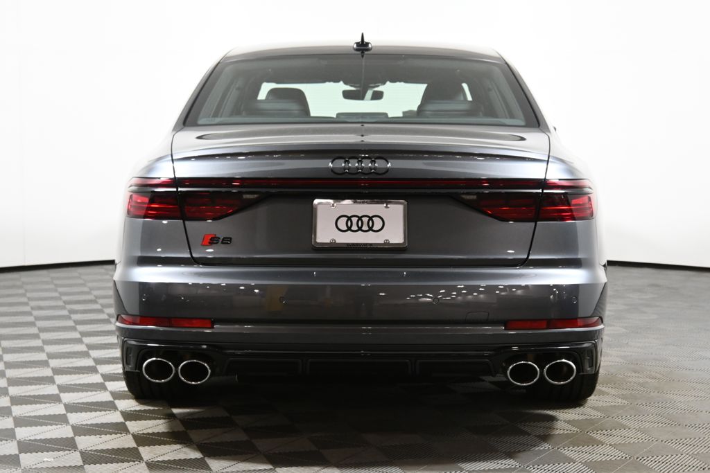 Thumbnail: 2025 Audi S8 - 6